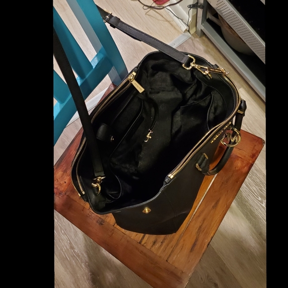 Michael Kors Purse - Picture 3 of 8